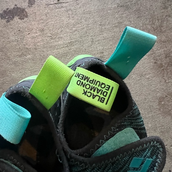 Black Diamond Kids Rock Climbing Shoes - Green and Teal - Picture 2 of 3